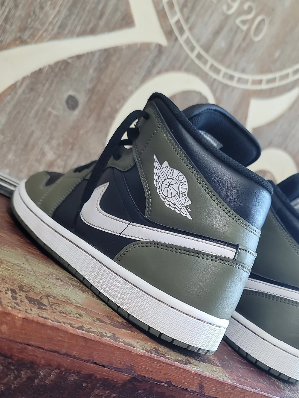 Nike Air Jordan 1 Mid 